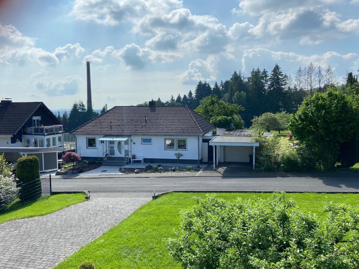Buchlindenweg - Zimmer & Ferienwohnung Breitscheid  外观 照片